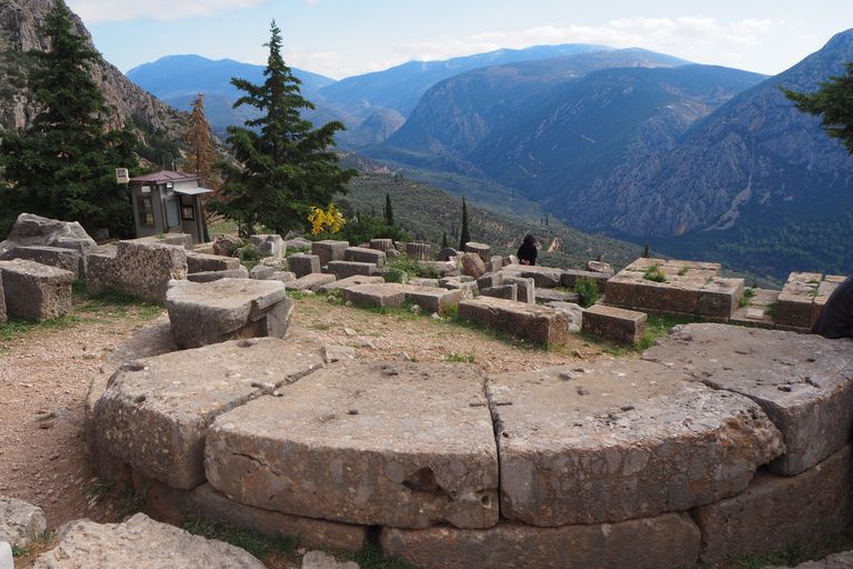 From Athens: Day Tour to Delphi Tour in French