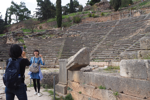 Vanuit Athene: dagexcursie naar DelphiRondleiding in het Italiaans