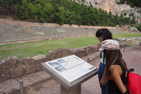 Ab Athen: Tagestour nach DelphiTour auf Französisch