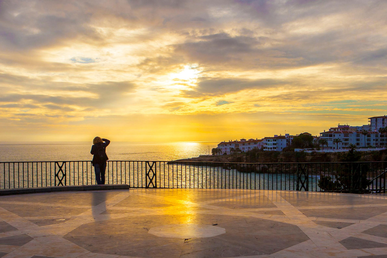 Depuis Grenade : La grotte de Nerja et Frigiliana en coupe-fileVisite privée et transport