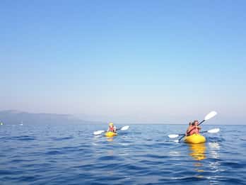 Lake Tahoe: Kajak- oder Paddleboard-Tour am Nordufer Lake Tahoe: Kajak- oder Paddleboard-Tour am Nordufer
