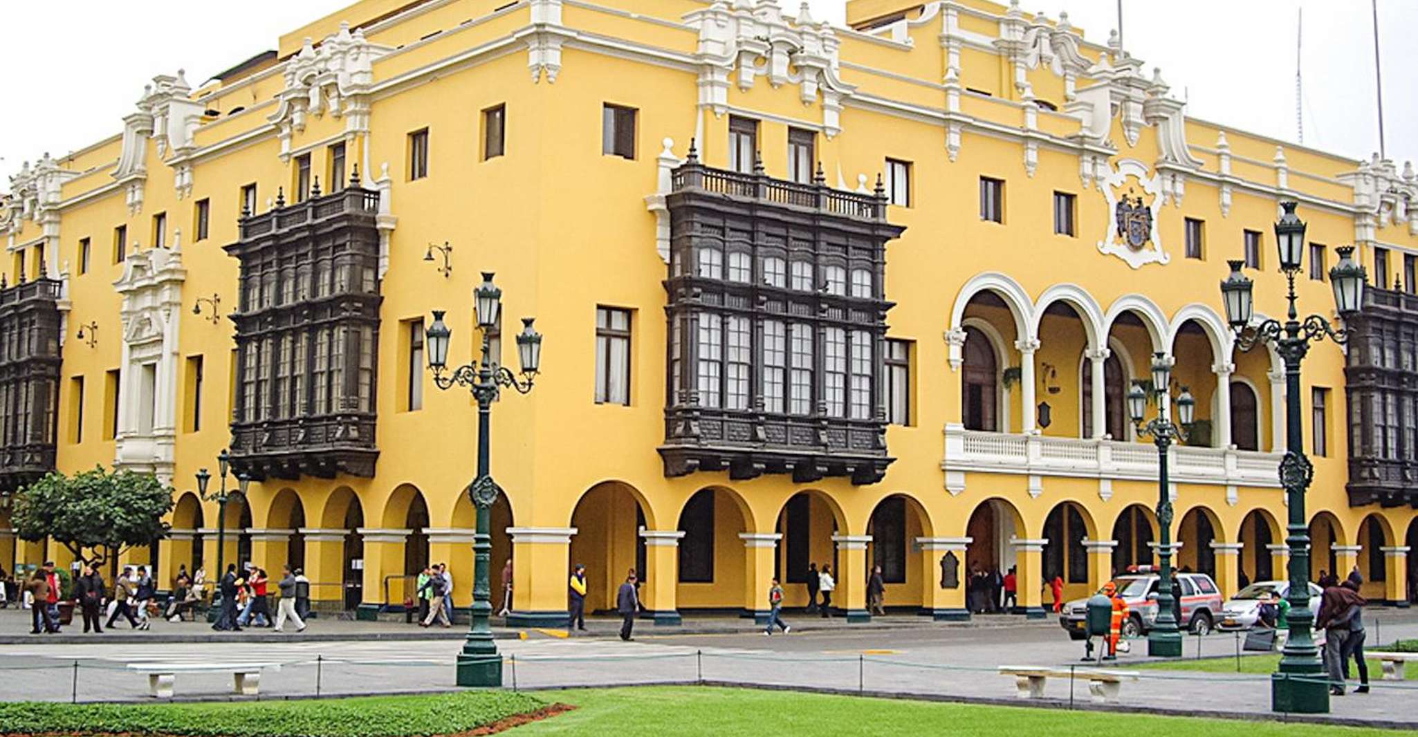 Tour en la ciudad con demostración y degustación de Pisco Sour - Housity