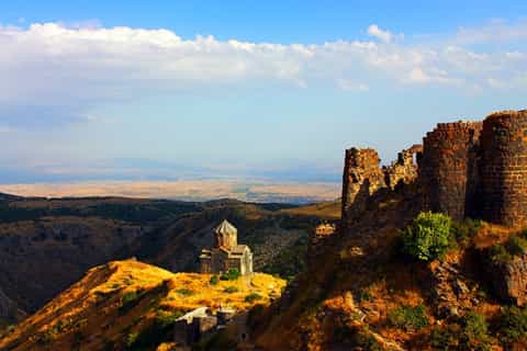 Armenia: Private Tour to Amberd Fortress and Lake Kari