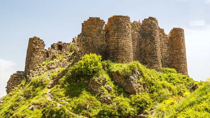armenia private tour to amberd fortress and lake kari