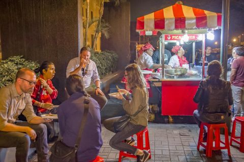 Centro histórico Lima: comida callejera y antiguas tabernas