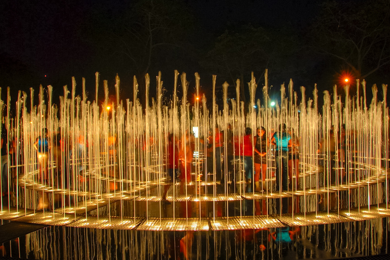 Lima: Water Magic Circuit, Downtown en Catacombs Night TourLima: Water Magic Circuit, Downtown en Catacomben Tour