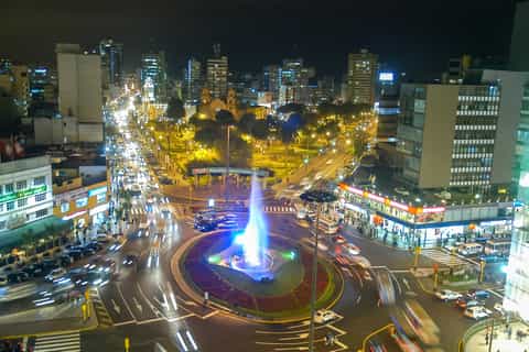 Lima: Water Magic Circuit, Downtown and Catacombs Night Tour