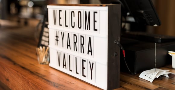 From Melbourne: Yarra Valley Chandon Cheese & Kangaroos Tour