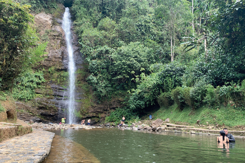 Cali: Waterfall in Pance river - Chorrera del Indio