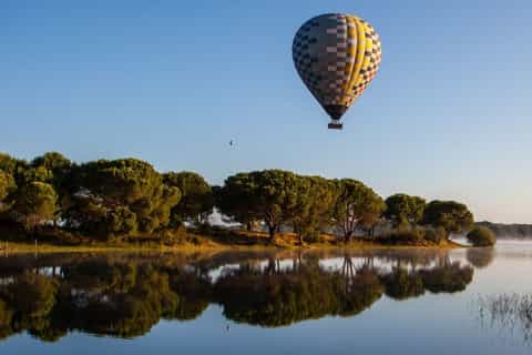 Coruche: Voo de Balão de Ar Quente ao Nascer do Sol