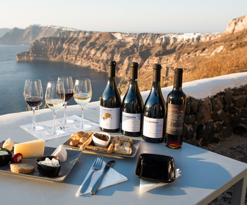 Santorini: Three Wineries and One Brewery Tour with Tastings