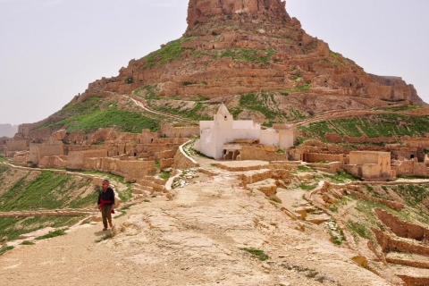 Depuis Djerba : excursion de 3 jours à Cheninni Ksar GhilaneExcursion avec balades en quad et en chameau