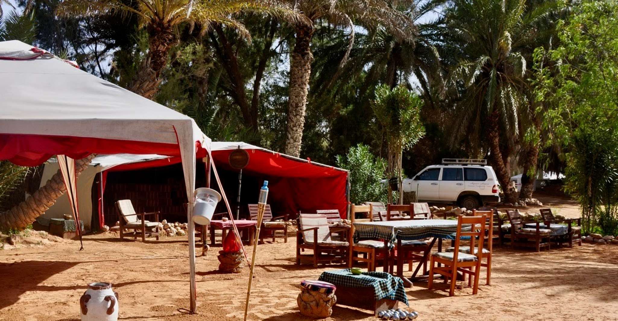Da Djerba, Ksar Ghilane Sahara e Oasis Tour di un giorno intero - Hizvo
