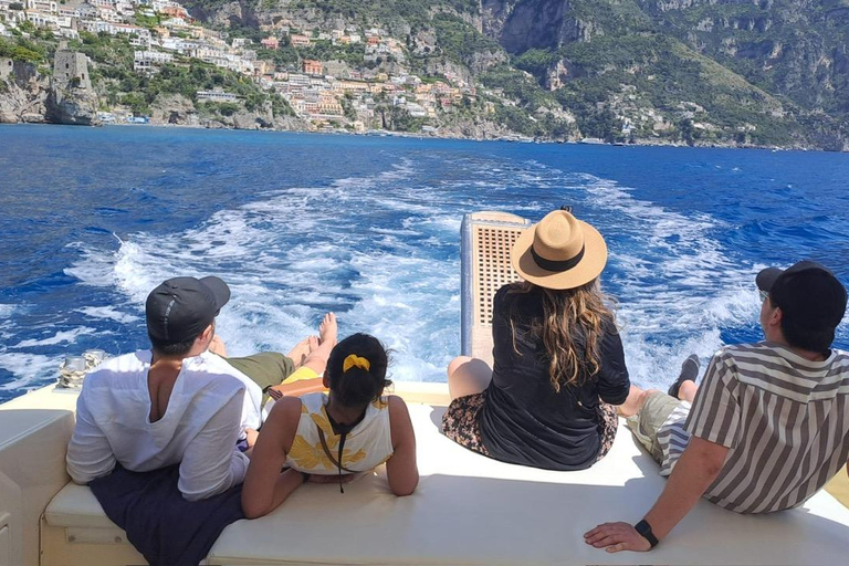 From Amalfi: Amalfi - Positano - Coast boat tour Da Amalfi: tour in barca Amalfi - Positano - Coast