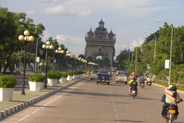 Vientiane: privétour met must-see bezienswaardigheden en zonsondergang gedurende de hele dag