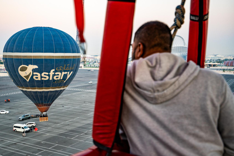 Qatar: Sunrise Hot Air Balloon Experience above Doha Private - Upto 3 People