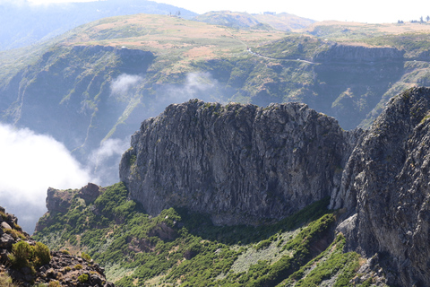 Madère: excursion privée d'une journée en jeep (est ou ouest)Madère: Full-Day Private Jeep Tour (Est ou Ouest)