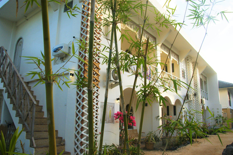 From Bali: 4-Day Surf and Yoga Retreat in Nusa LembonganBungalow Accomodation