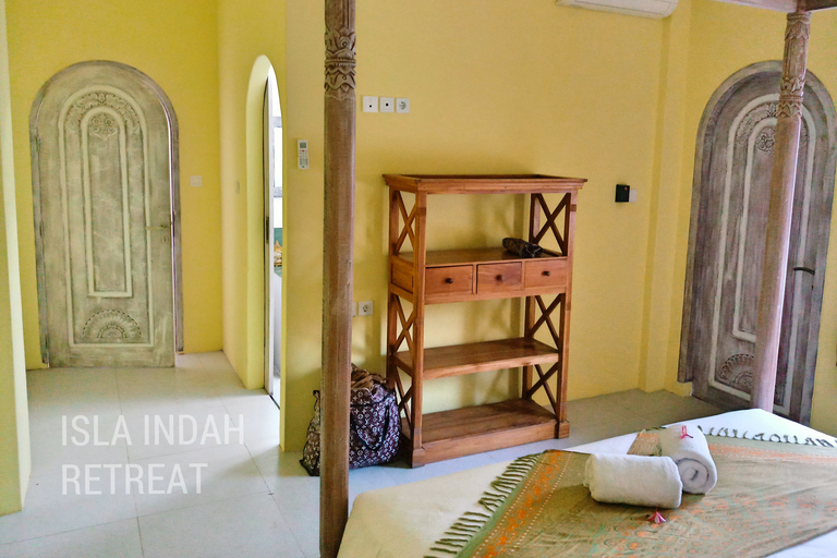 From Bali: 4-Day Surf and Yoga Retreat in Nusa Lembongan Bungalow Accomodation