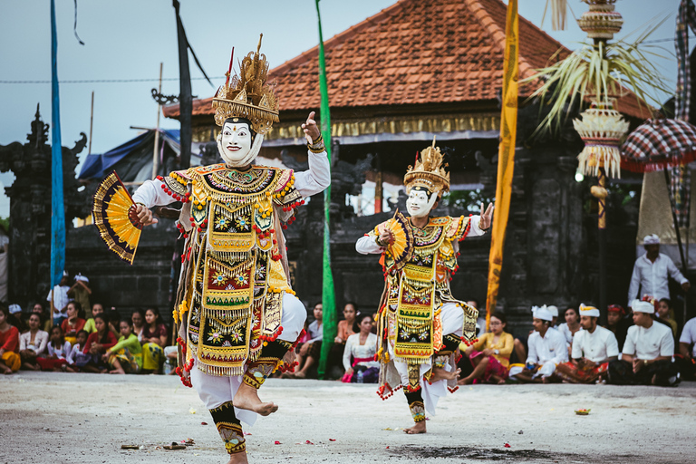 From Bali: 4-Day Surf and Yoga Retreat in Nusa LembonganBungalow Accomodation