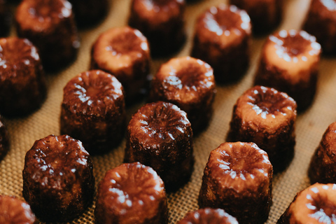 Crociera aperitiva guidata &quot;Vino e Canelé&quot;.Bordeaux: crociera aperta guidata &quot;Vino e Canelé&quot;.