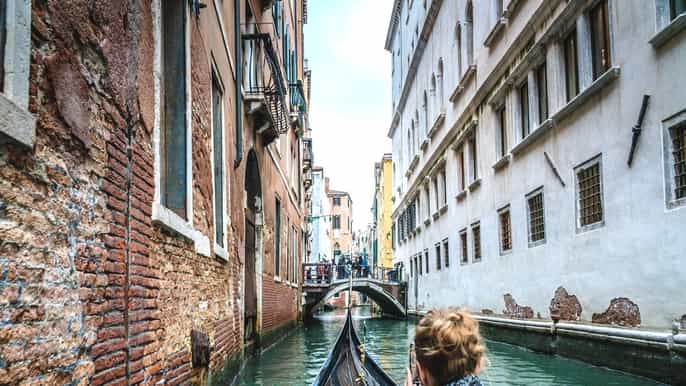 venice 2hour secret walking tour and gondola ride