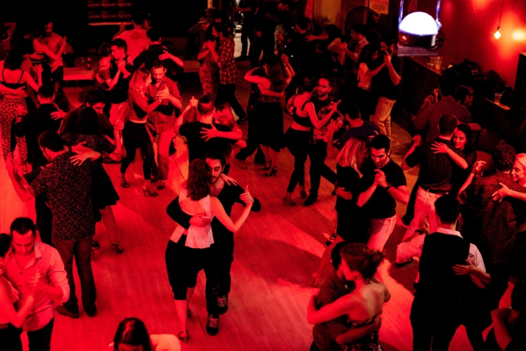 Noche de tango con los lugareñosExperiencia auténtica de tango