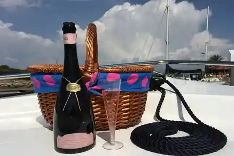 From Portimão: Benagil Cave & Marinha Beach Boat Tour