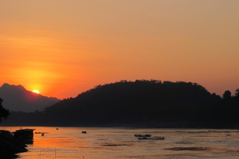 Luang Prabang: Private Must-See Sights and Mount Phousi Tour