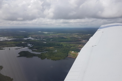 Manaus: Vuelo en avión panorámico de la selva amazónicaVuelo en la selva amazónica de 1 hora para hasta 4 personas