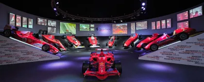 Ab Bologna: Ausflug zum Ferrari-Museum mit Tickets und Mittagessen
