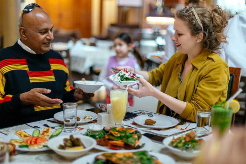 Dubai: Private Food-Tour - 10 Verkostungen mit Einwohner