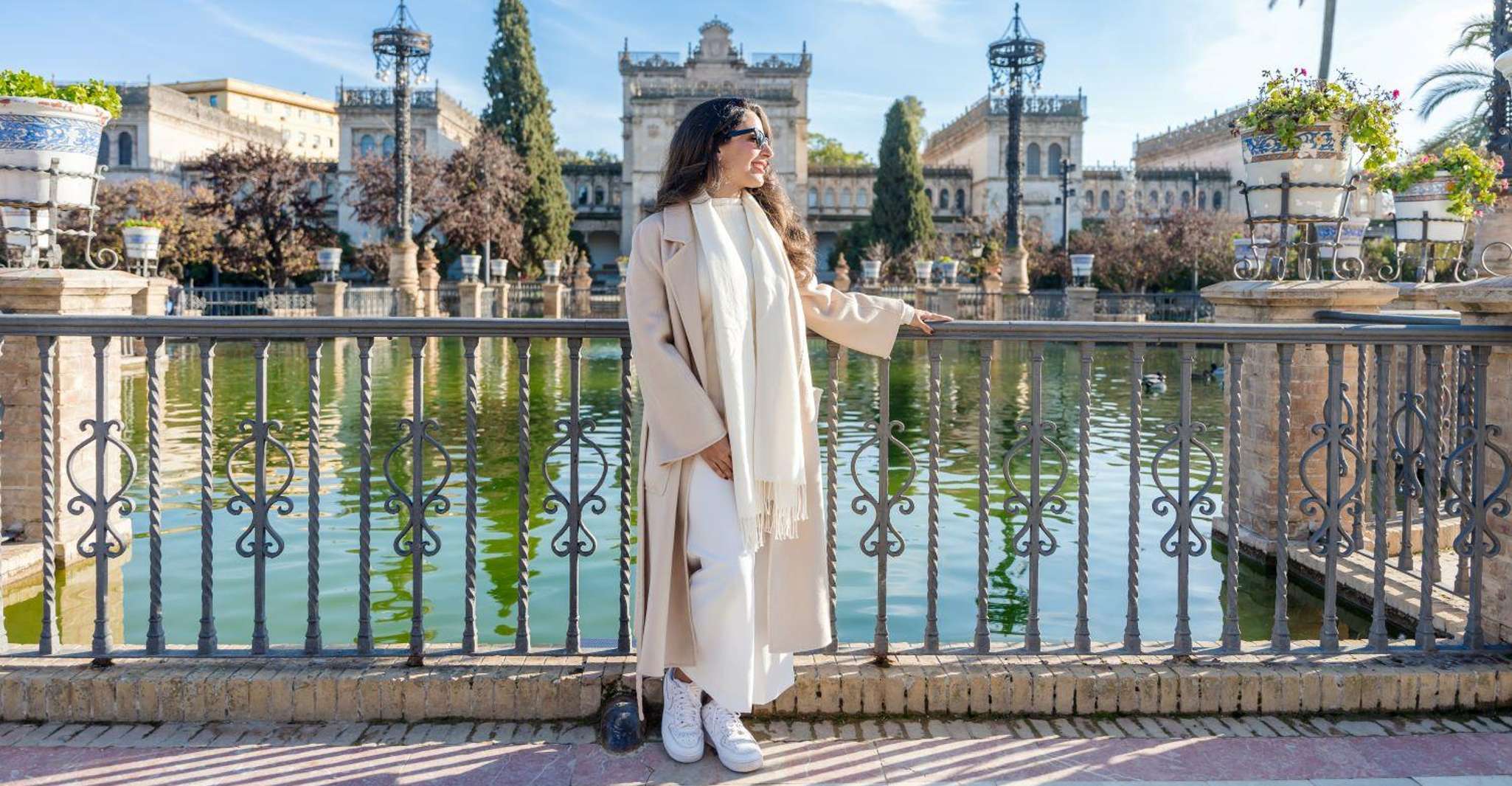 Sevilla, sesión de fotos profesional en Plaza de España - Hizvo
