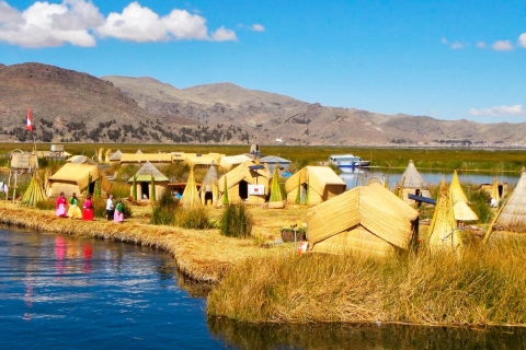 Puno: całodniowa wycieczka po jeziorze Titicaca oraz Uros i TaquileCałodniowa wycieczka z odbiorem z hotelu w centrum miasta Puno