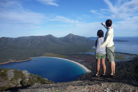 Hobart : Wineglass Bay & Freycinet Active Day TourDe Hobart: excursion active d'une journée à Wineglass Bay