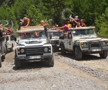 Antalya: Jeep Safari, rafting, zipline e monster truck...