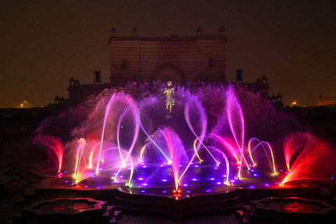 Akshardham: tentoonstelling, licht- en watershow met transfersAvondbezoek met licht- en watershow