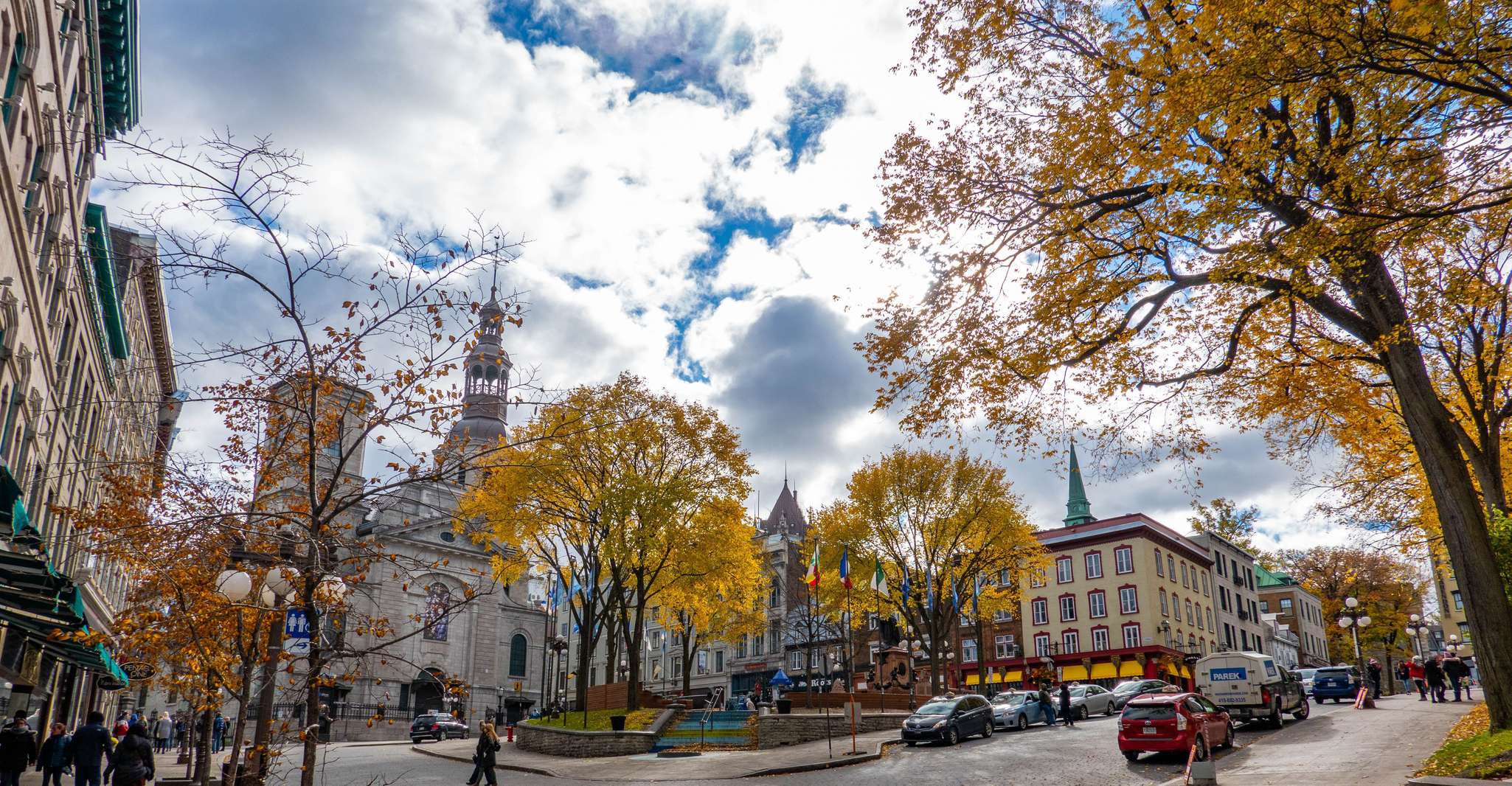 Quebec City, Old Town and Montmorency Falls Bus Tour - Hizvo