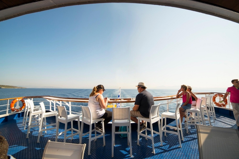 Desde Atenas: crucero de día completo por las islas Sarónicas con asientos VIPDesde Atenas: crucero VIP de un día a las islas Sarónicas