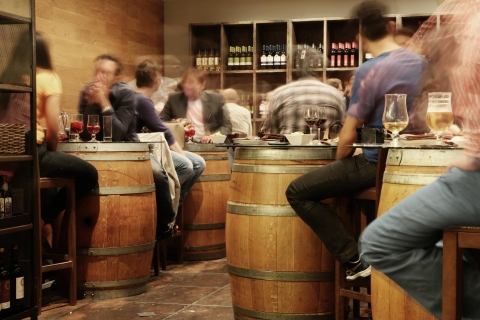 Málaga: visite de tapas et de vin traditionnelsMalaga: visite de tapas et de vins traditionnels