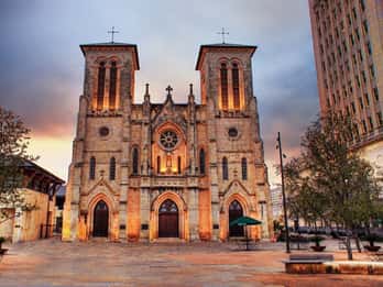 San Antonio: Ganztägige Stadtrundfahrt mit Mittagessen San Antonio: Ganztägige Stadtrundfahrt mit Mittagessen