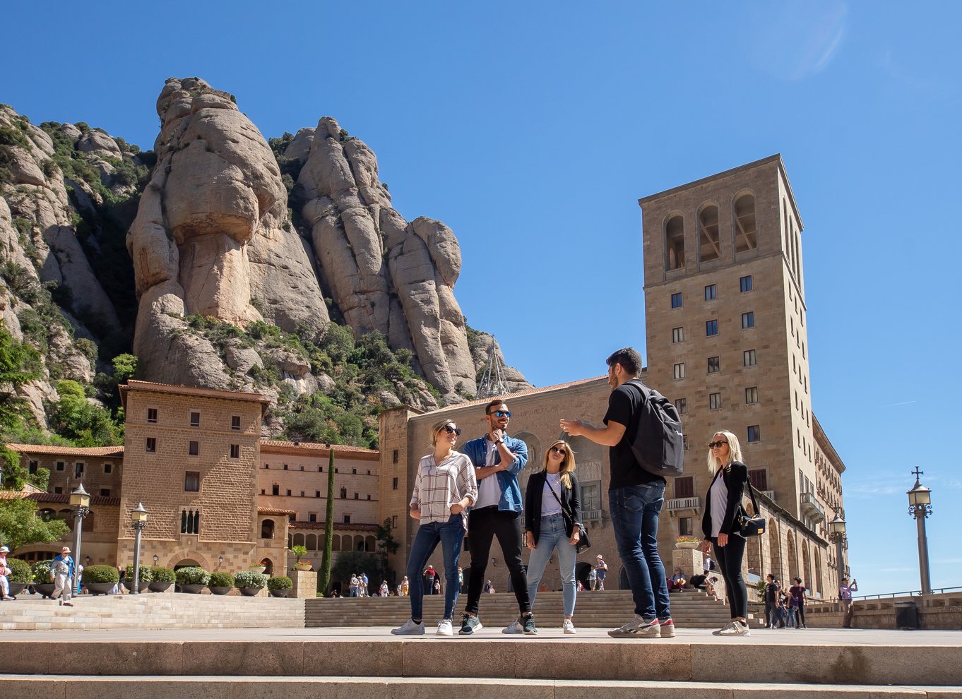 Fra Barcelona: Halvdagstur til Montserrat og ridning