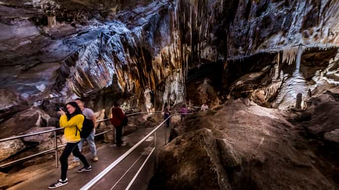 jenolan caves and blue mountains tour