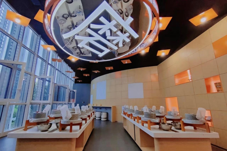 Tour giornaliero personalizzato delle fabbriche e dei mercati all&#039;ingrosso di HangzhouGuida per spagnolo, francese, russo, giapponese o coreano