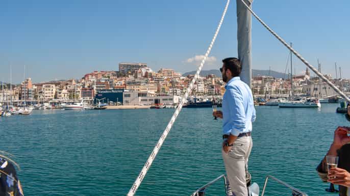 barcelona sailing cruise and vineyard visit with tasting