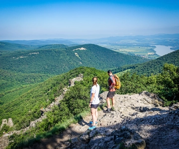 Danube Bend: Full-Day Hiking Tour from Budapest