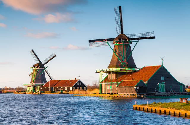 Desde Ámsterdam: tour de molinos de Zaanse Schans en español