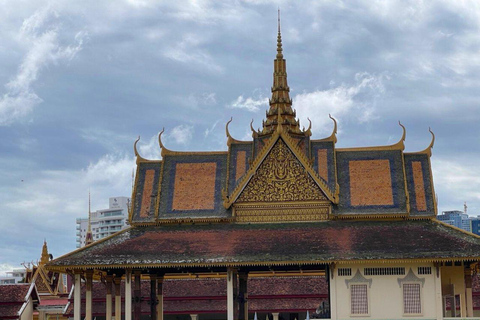 Ho Chi Minh City: Phnom Penh Day Trip with Lunch With English-Speaking Guide and with Lunch