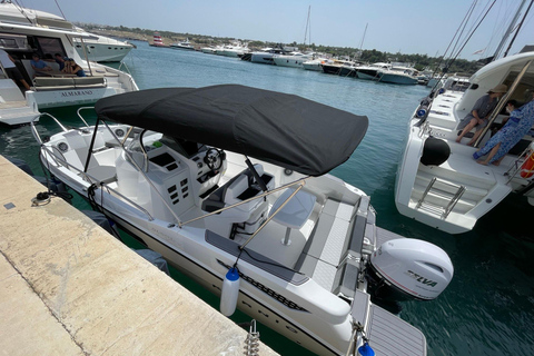 Polignano a Mare Caves and Grottos Tour by Boat with Spritz Polignano a Mare: Caves and Grottos Boat Tour with Spritz