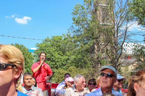 Toronto: Stadsrondleiding met hop-on-hop-off-bustourToronto: Hop-on-hop-off-bustour